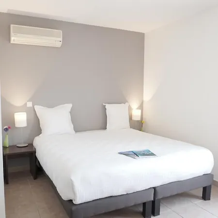Zenitude Hotel-residences Six-fours * Les Playes