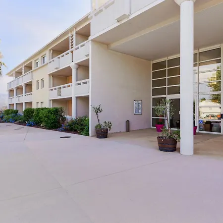 Zenitude Hotel-residences Six-fours מלון דירות Les Playes