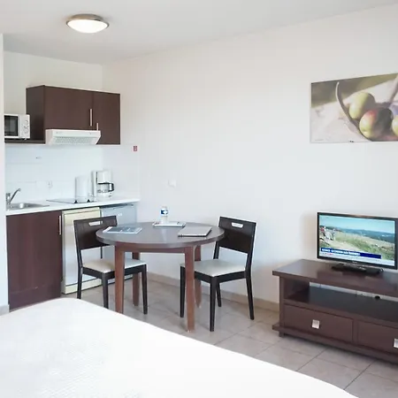 Aparthotel Zenitude Hotel-residences Six-fours *