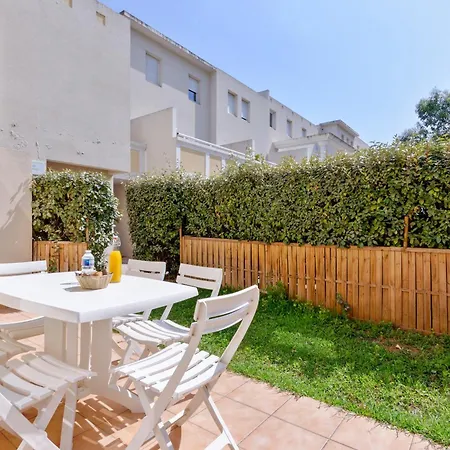 Zenitude Hotel-residences Six-fours * Les Playes